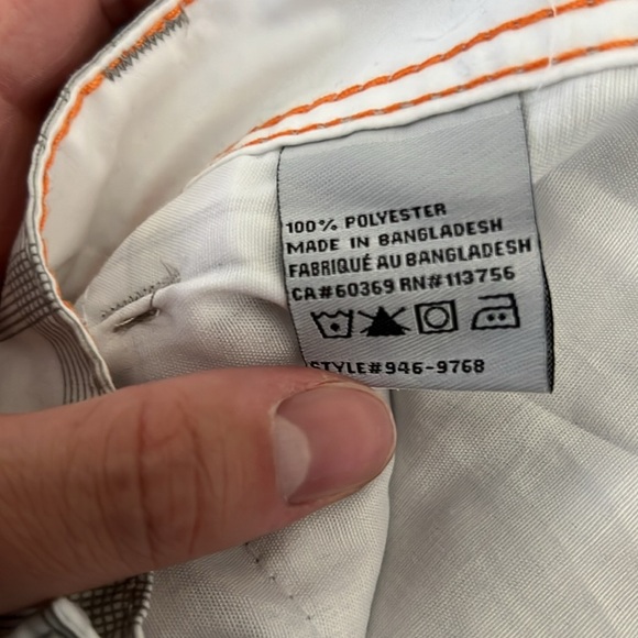 Stylish Gray and White Cargo Shorts with Plaid Pattern - Picture 4 of 4